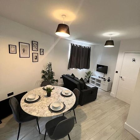 2 Bedroom Flat London Exteriör bild