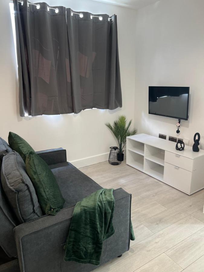 2 Bedroom Flat London Exteriör bild